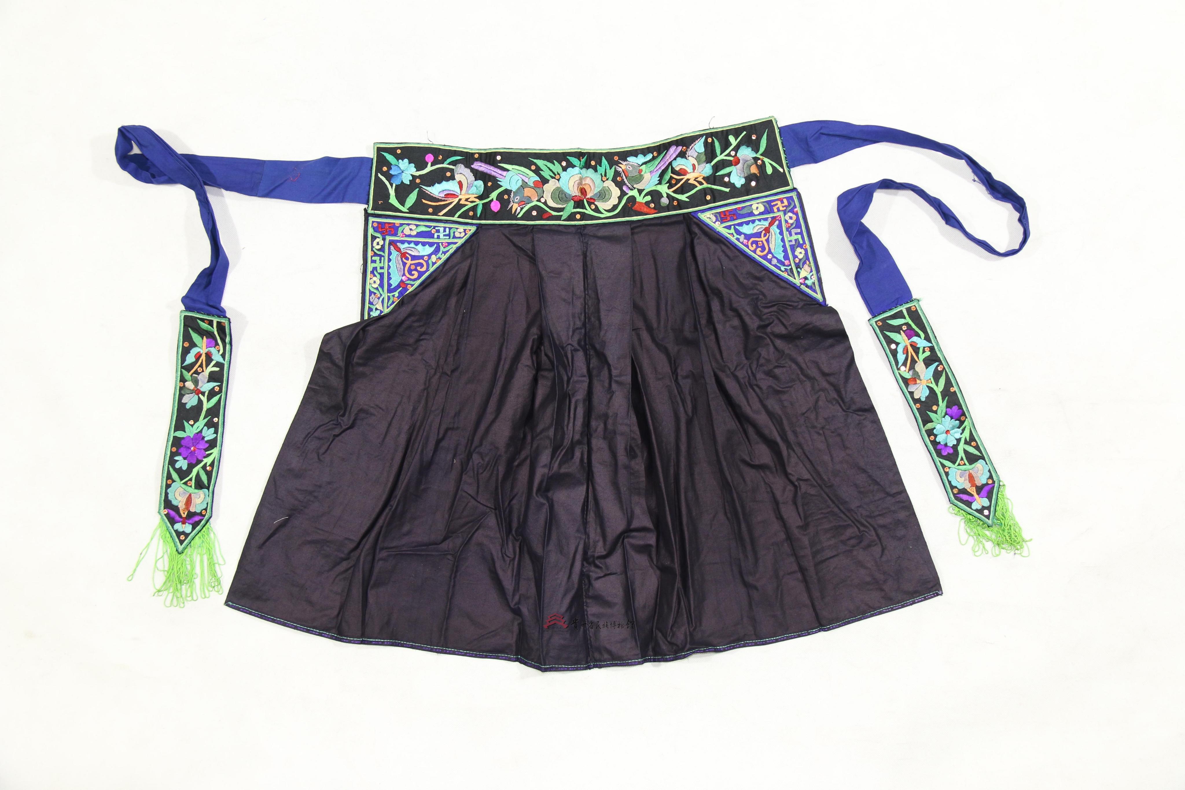 榕江侗族亮布平绣花鸟纹围腰