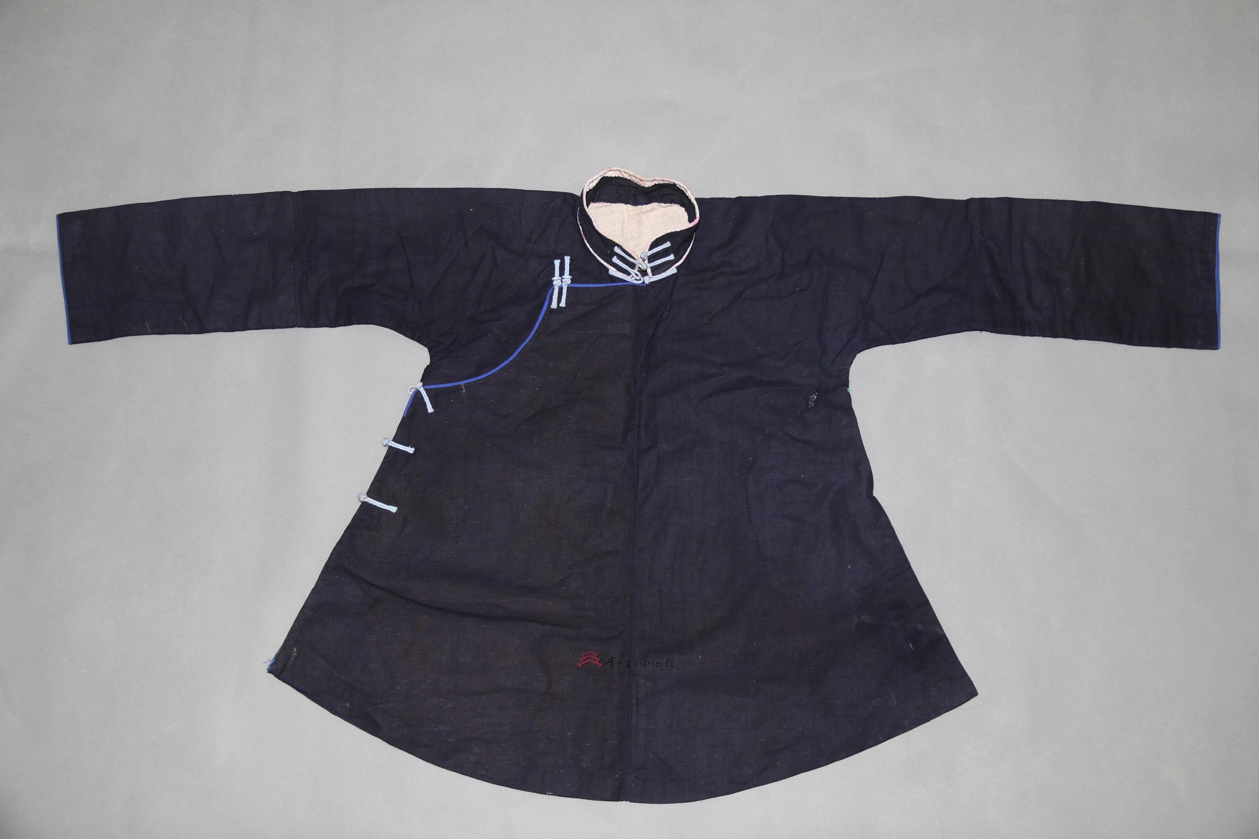 当代贵定布依族靛染布右衽大襟衣