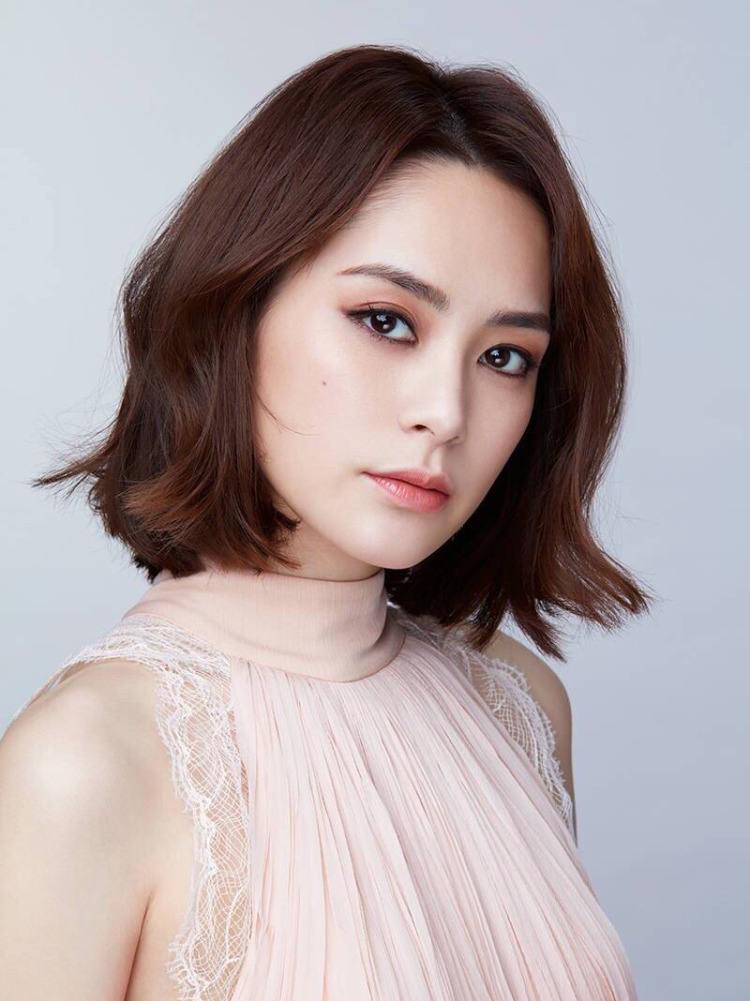  p>钟欣潼(阿娇,gillian chung),曾用名钟欣桐,1981年1月21日出生于