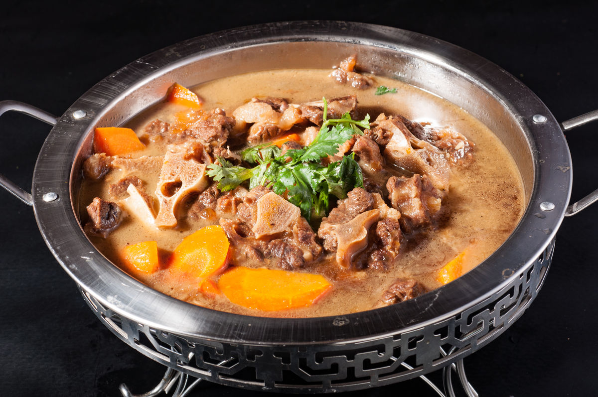 甜芋无花果炖牛尾