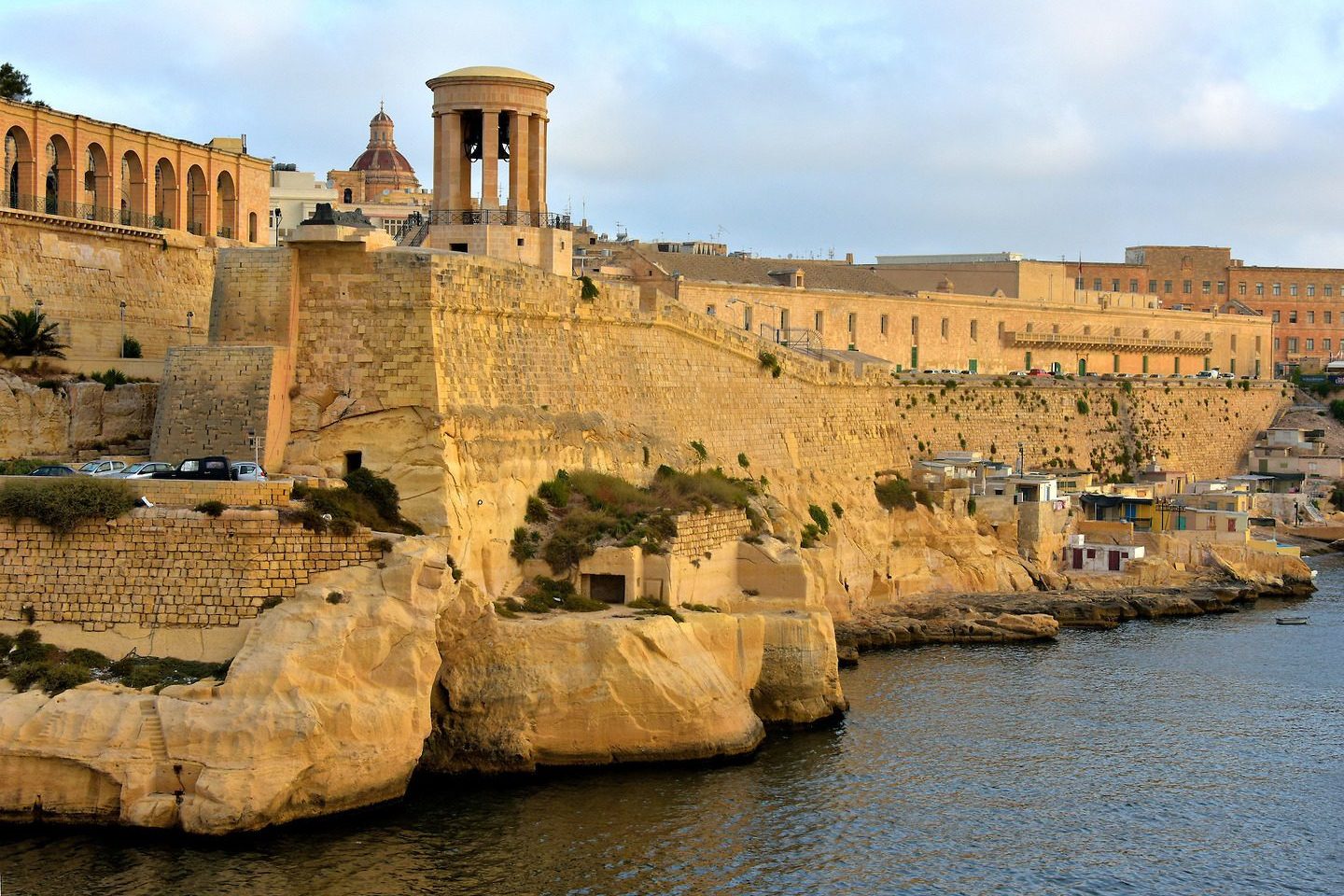 瓦莱塔古城建立于公元1566年,地处<a target