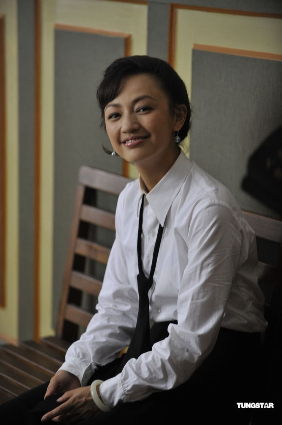 2ftvjy">罗海琼,1973年8月10日出生于甘肃省兰州市,中国内地女演员