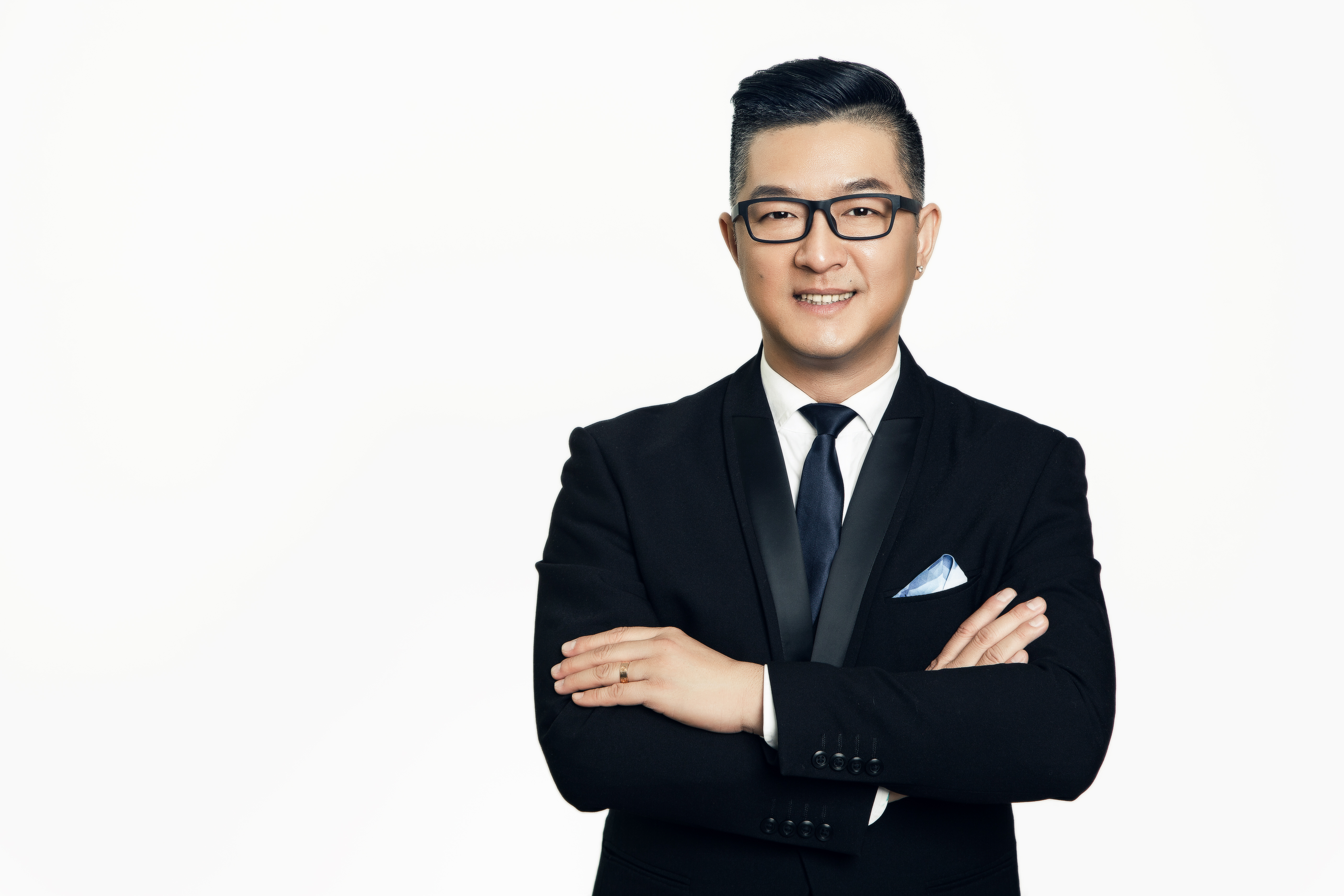  p data-id="gntjq8w25n">马丁( i>曾用名马骧 /i>),中国大陆著名主持