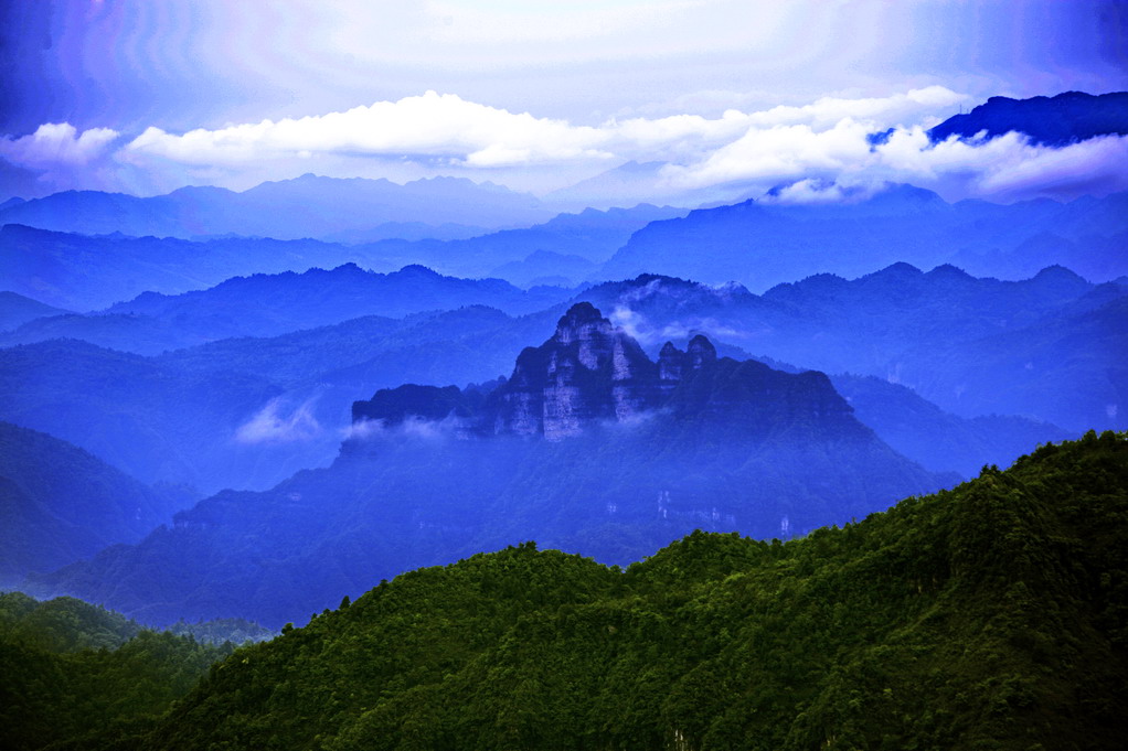 公山">八大公山 /a>自然保护区位于湖南省张家界市桑植县的北部边陲
