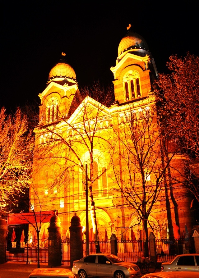  p>西开教堂始位于天津 a target="_blank" href="/item/和平区