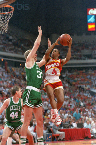  p>斯伯特·韦伯(spud webb),1963年7月13日出生于美国德克萨斯州