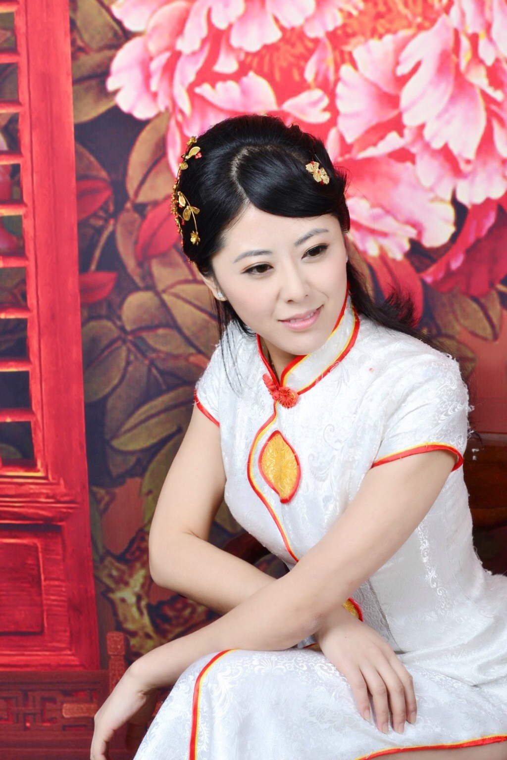 data-lemmaid="507533">女 /a>,出生于山东省威海市,内地女演员,他的