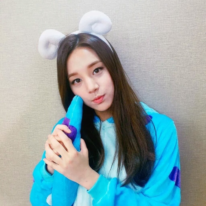  p>安率滨(sol bin),1997年8月19日出生于韩国京畿道城南市,韩国女