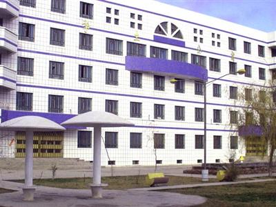 gnb7rlbtz5">新疆兵团芳草湖第一中学,又叫芳草湖总场中学,芳草湖一中