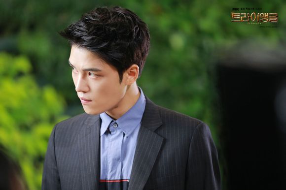  p>《triangle》是 a href="#">韩国mbc电视台 /a>自2014年5月5日起在
