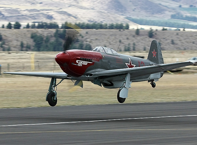 苏联雅克-7战斗机