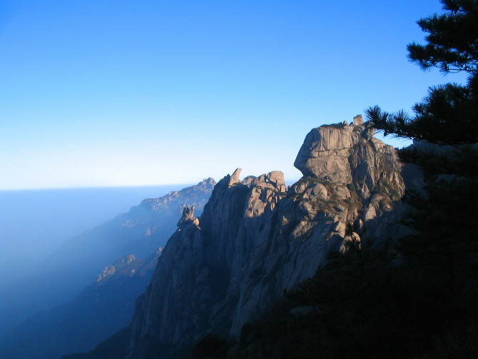  p data-id="gnb1ith8fl">狮子峰景区是九华山高山景区之一,最高海拔 