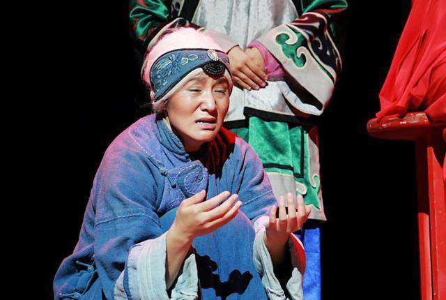  p>张红丽,1988年9月18日出生于山西省忻州市,中国内地歌唱演员.
