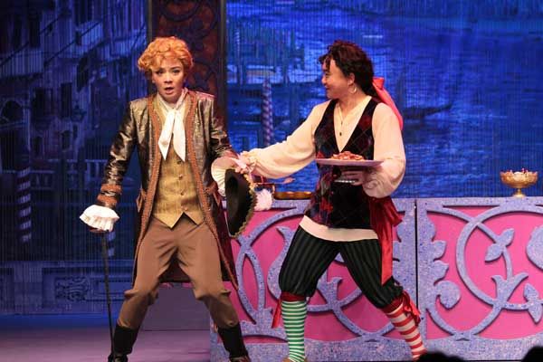  /p> p>话剧《一仆二主》是一