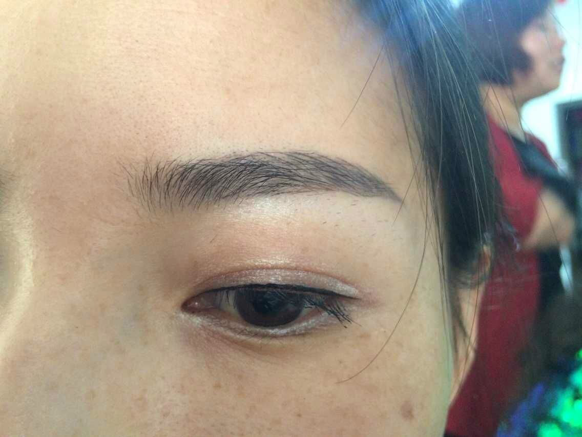 周琳老师2000年从事 a target="_blank" href="/item/纹饰/2488611"