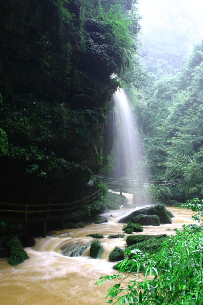 千层岩瀑布