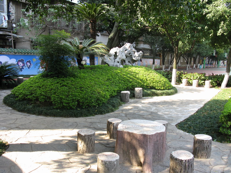  p>桂林市奎光学校,位于桂林市榕荫路17号(原 a href="#" data-lemma