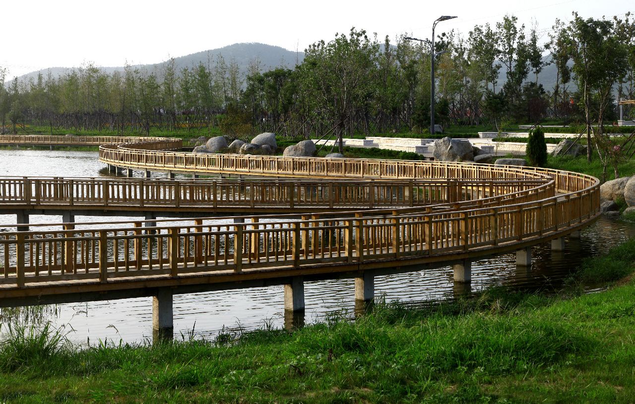  p data-id="gnzlmvviay">羊亭河湿地公园,位于山东省威海市环翠区