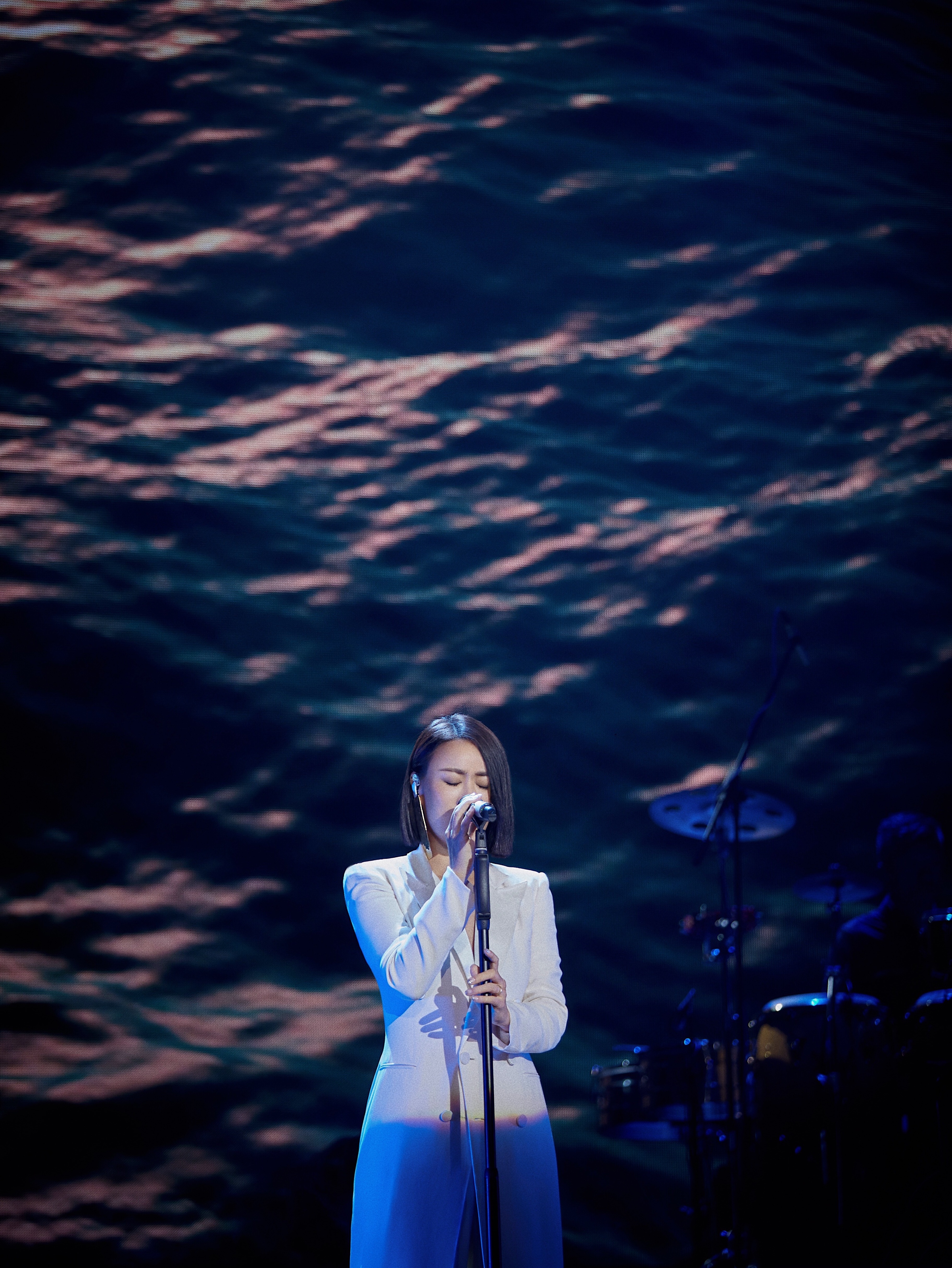  p>那英,1967年11月27日出生于辽宁省沈阳市沈河区,华语流行乐女歌手