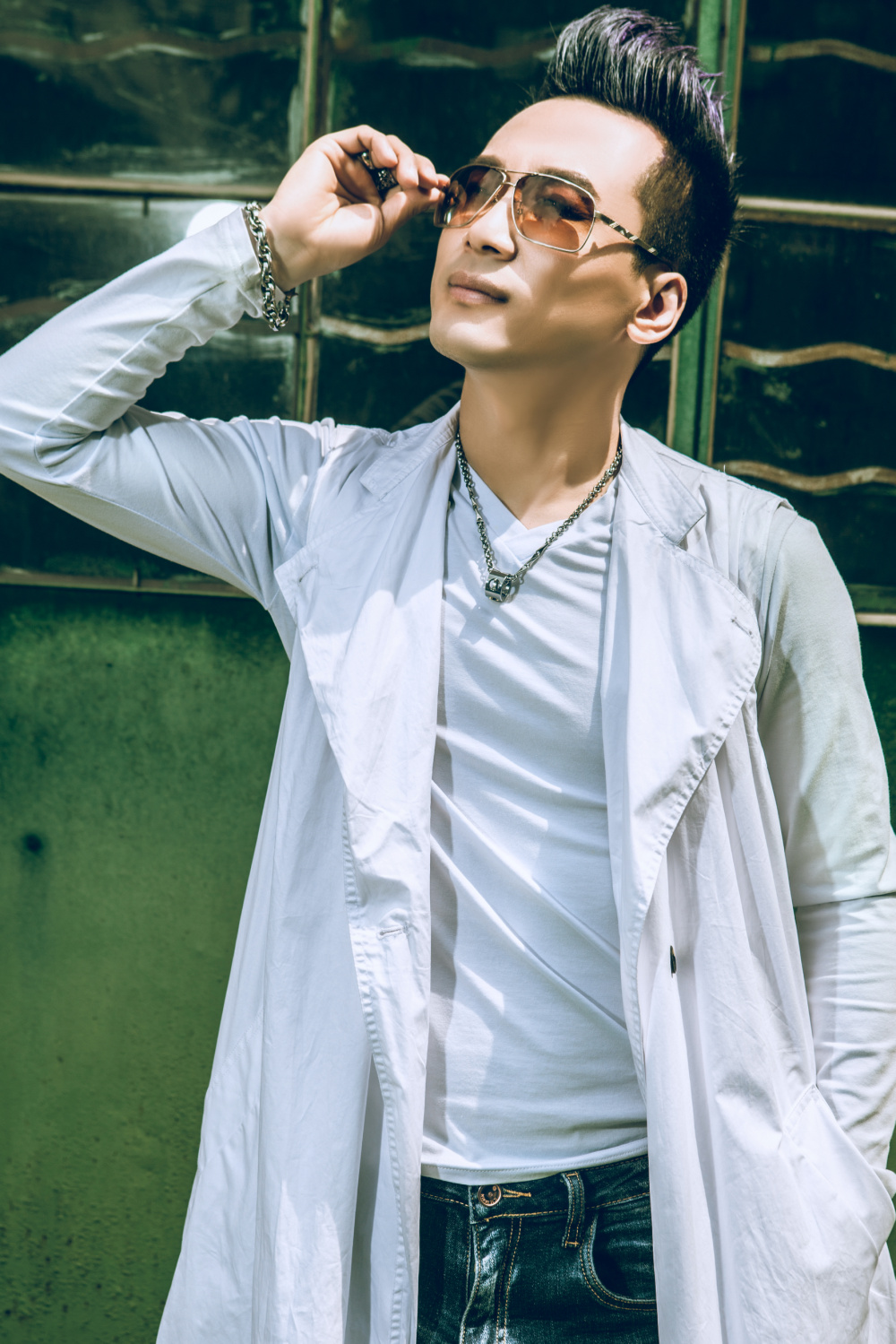 黑龙江 /a>的内地实力派 a target="_blank" href="/item/歌手/16693"