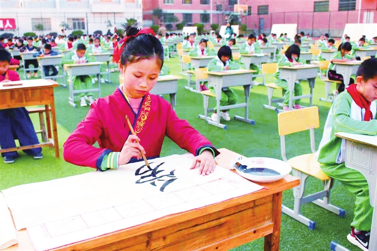 和平县阳明镇龙湖学校