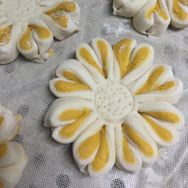 奶香莜面花形馒头