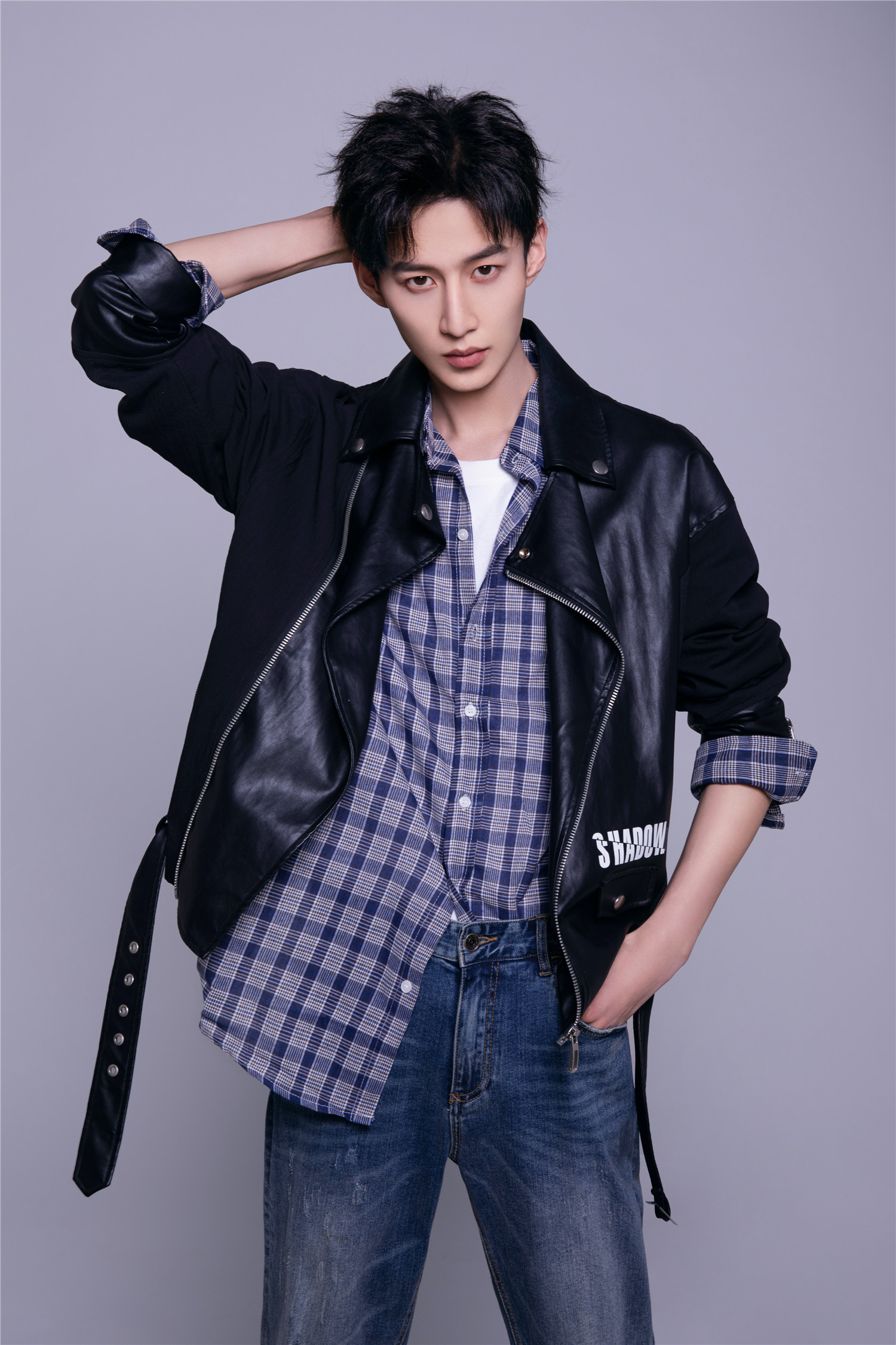  p>校长,原名张驰,中国内地男歌手,演员.