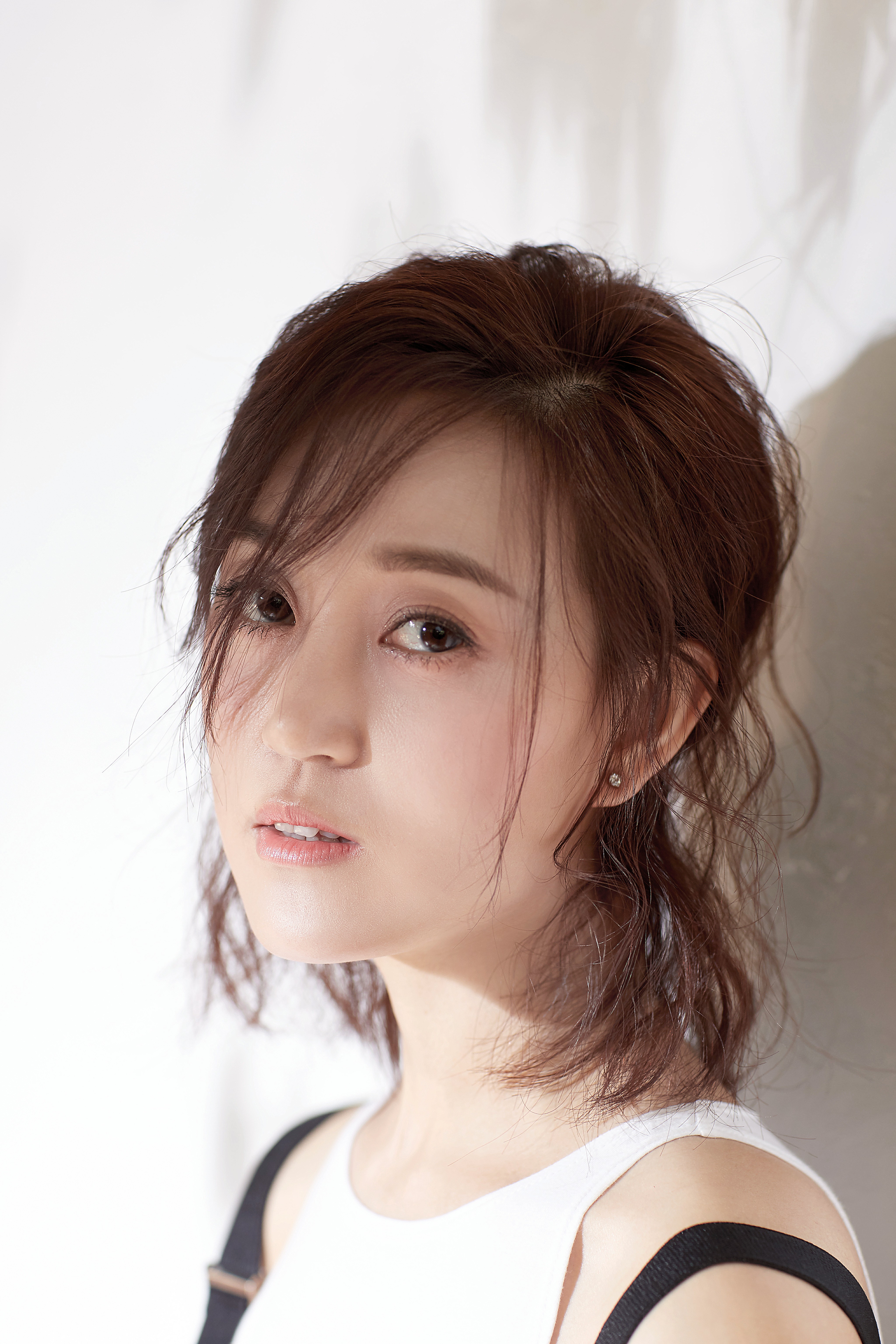  p>闫子墨(原名:闫婕),出生于陕西省,毕业于 a target="_blank" href=