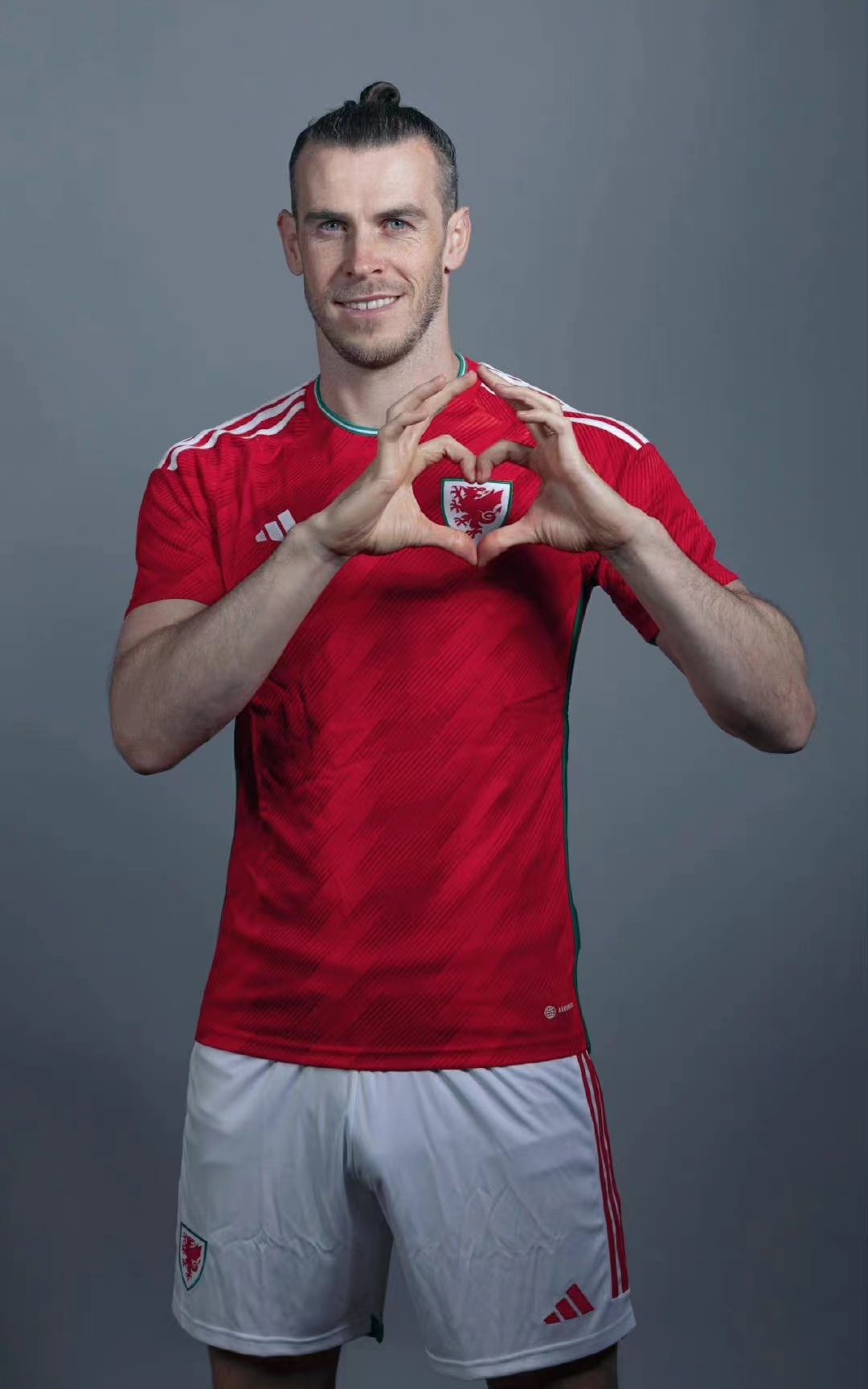  p>加雷思·贝尔 i>(gareth bale) /i>,全名加雷思·弗兰克·贝尔