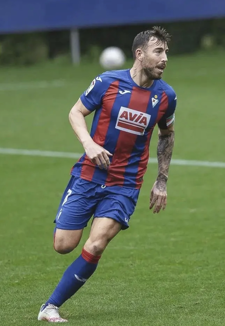  p>塞尔吉·恩里奇(sergi enrich),全名塞尔吉奥·恩里奇·阿梅特莱