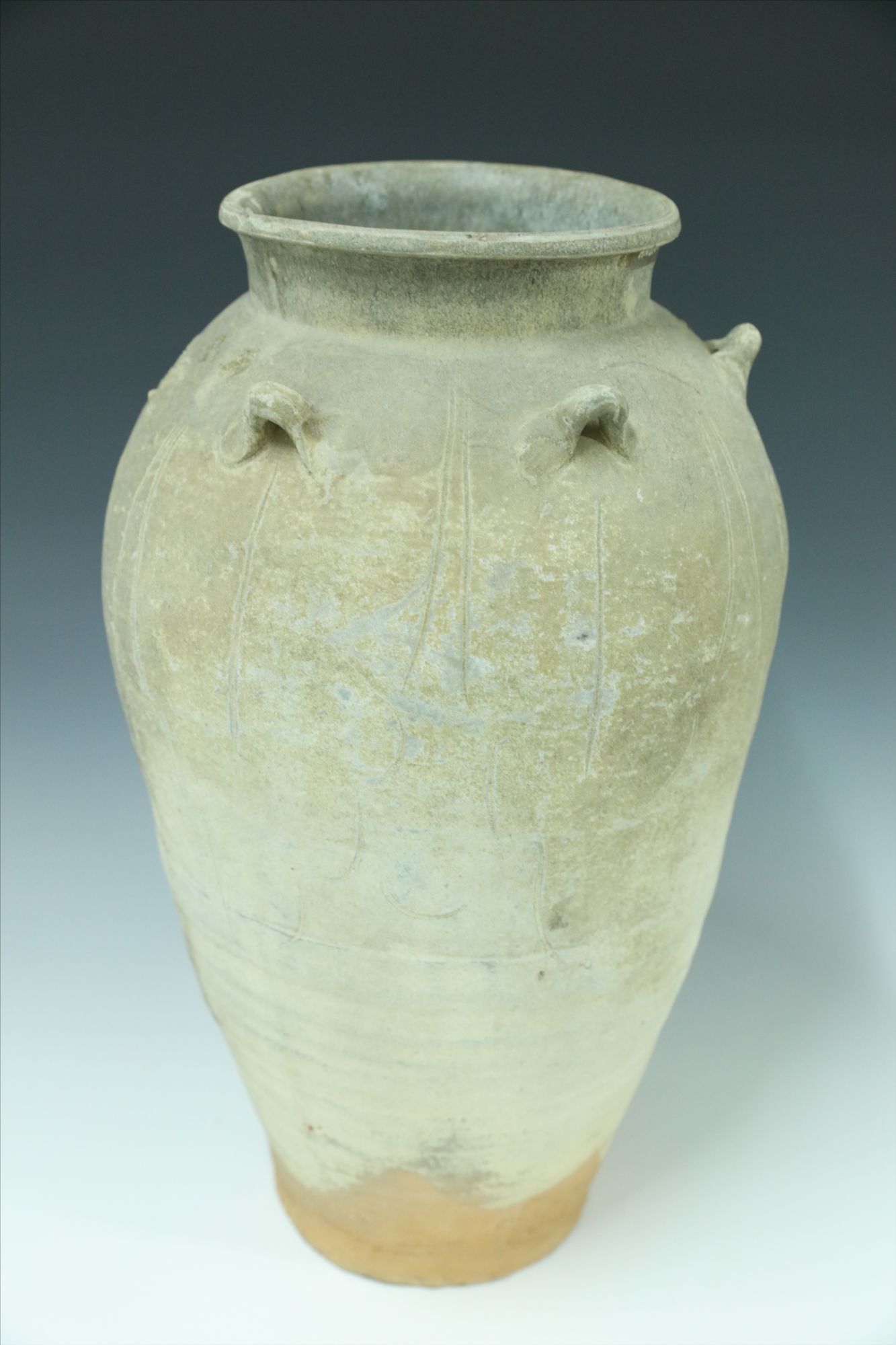 明代蕉叶纹六系陶罐