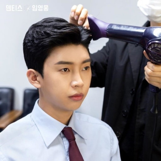  p>林英雄(         ),1991年6月16日出生于韩国京畿道抱川市,毕业于