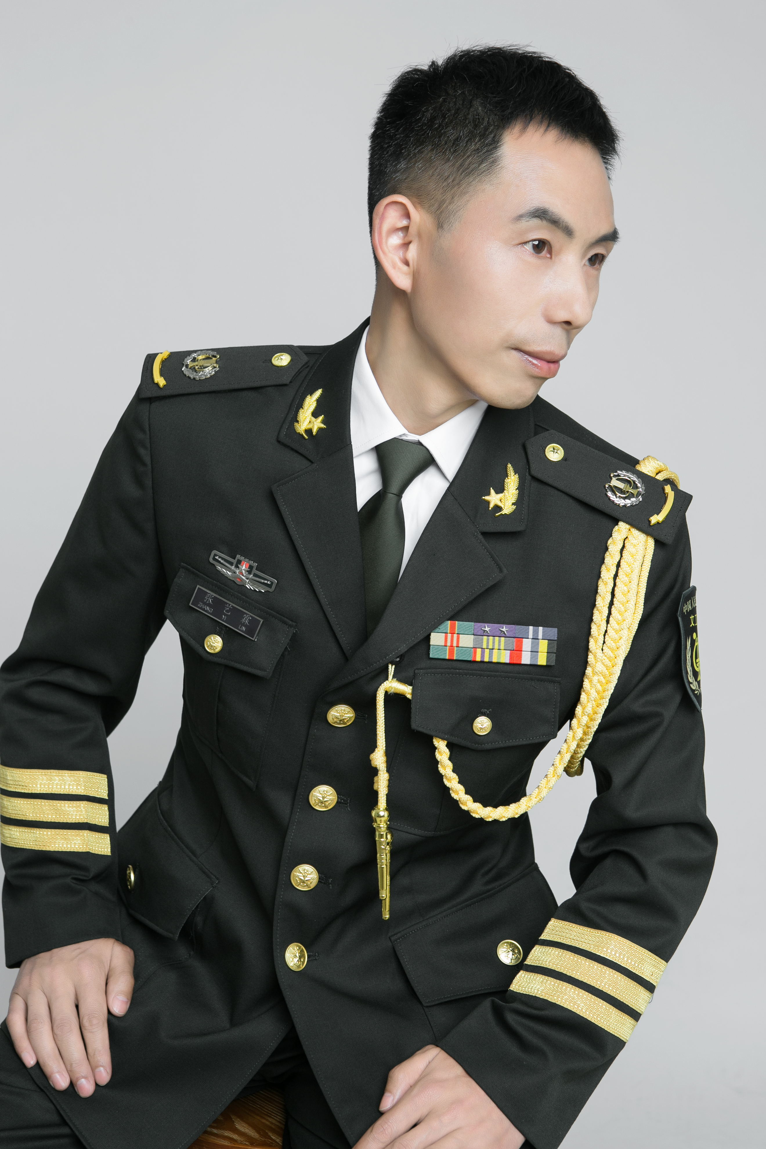  p> span class="ref" data-ctrid="swzhr7gzjg4h">张艺霖,导演,1978