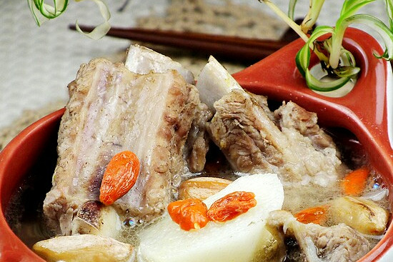 枸杞山药煲龙骨