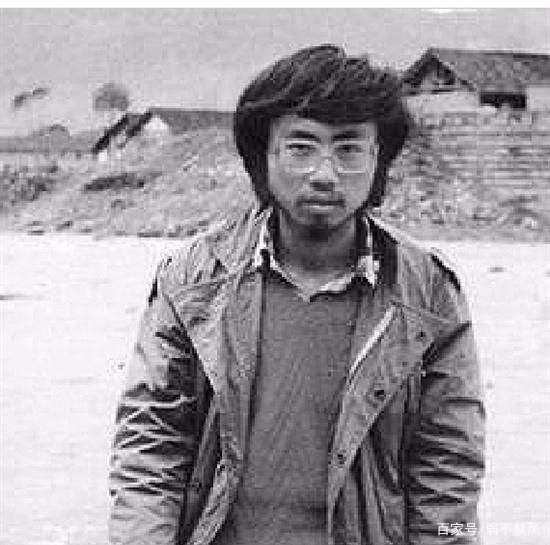 海子的悲剧人生：生前作品遭人嫌弃，没等到春暖花开就死了_百科TA说