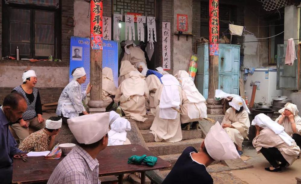 守灵：关于守灵的一些讲究，你知道吗？民间守灵有哪些忌讳呢？_百科TA说