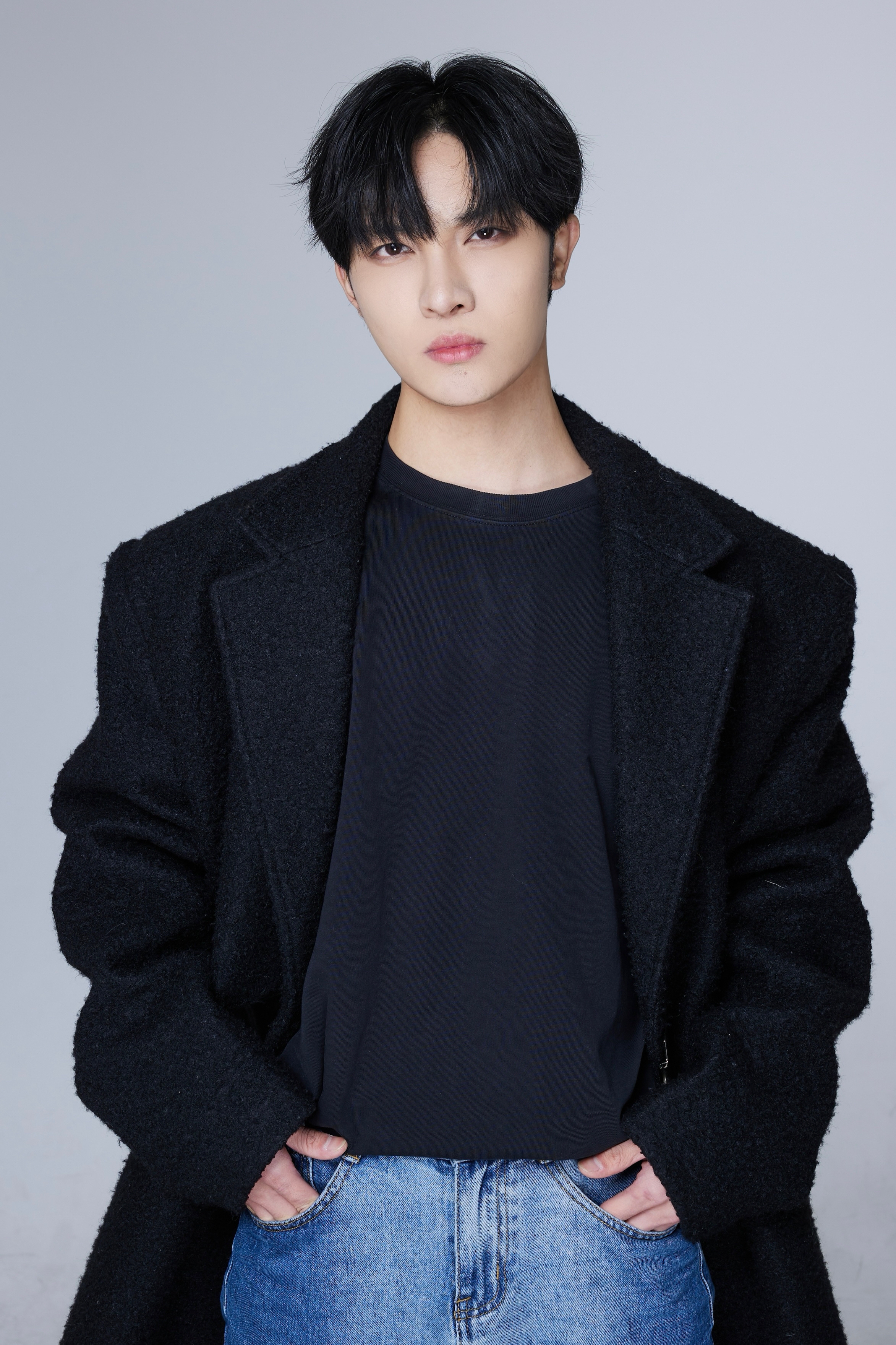 n9hk">韩松,1998年12月26日出生于山东省威海市,中国内地男歌手,演员