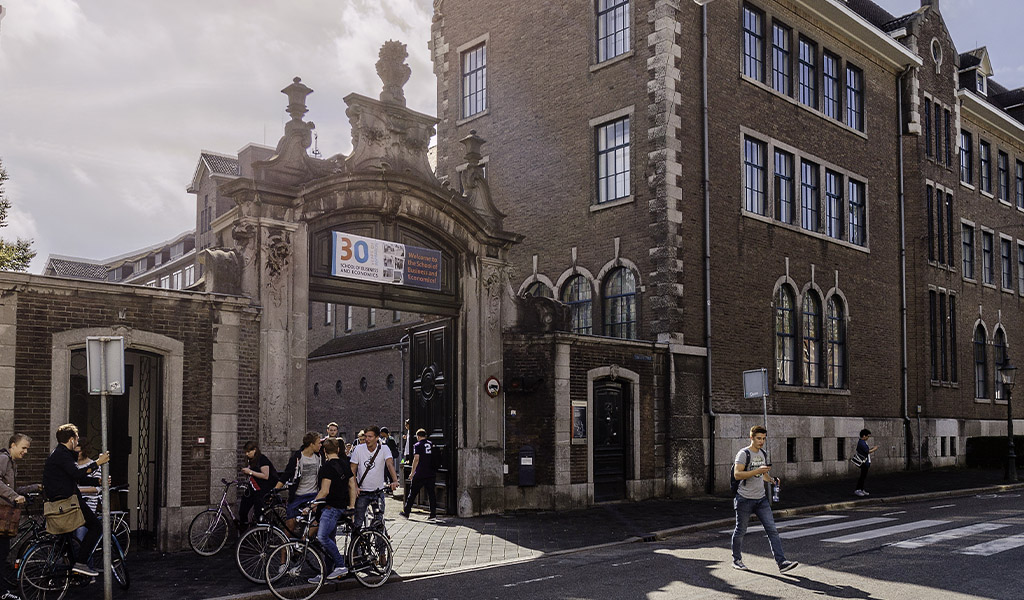  p>马斯特里赫特大学(英文:maastricht university;荷兰语