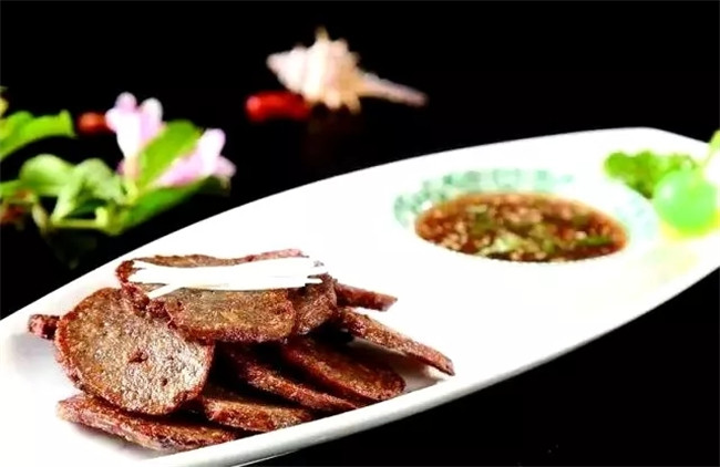  p data-id="gnbiqg8tfo">烧肝,是山西省晋城市阳城县特色小吃.