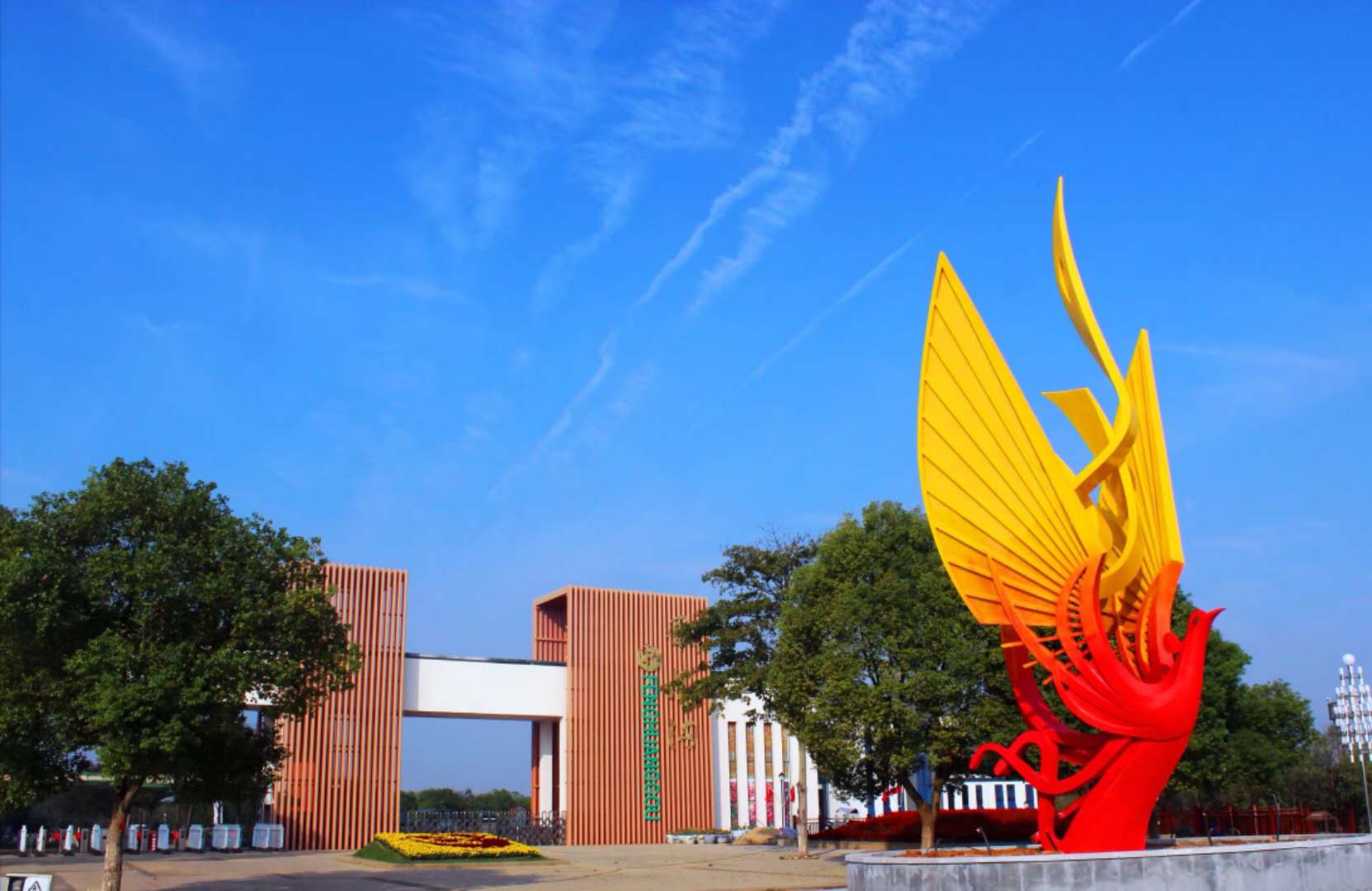 风景区 /a>,因为地处 a target="_blank" href="/item/南昌县/4963109