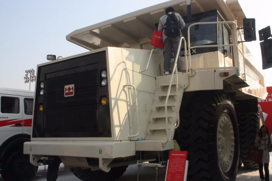  p>北方重工tr100矿用自卸车是一款型号为mtu 16v