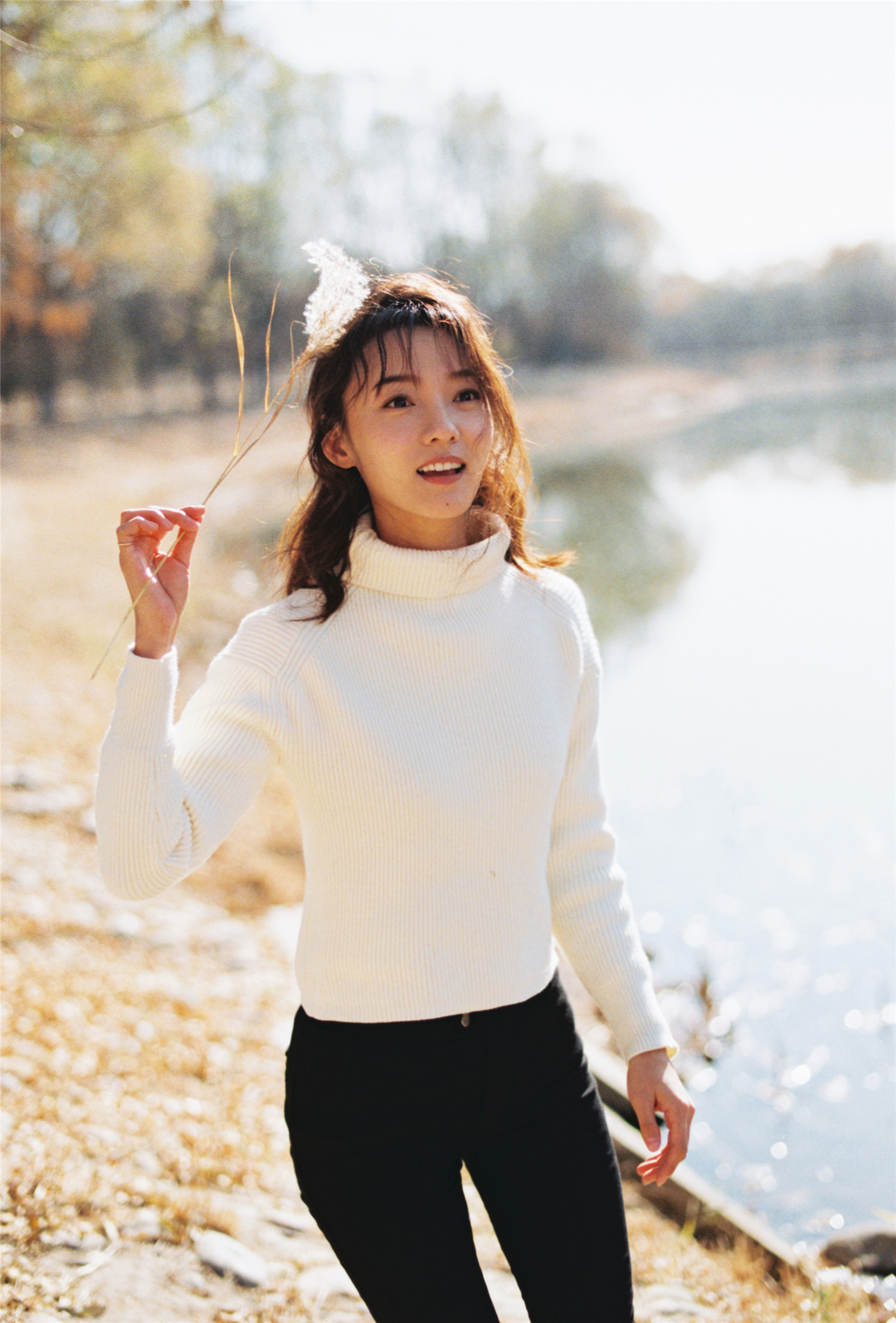  p>林源,原名林园,3月15日出生于北京,中国内地女演员,毕业于 a