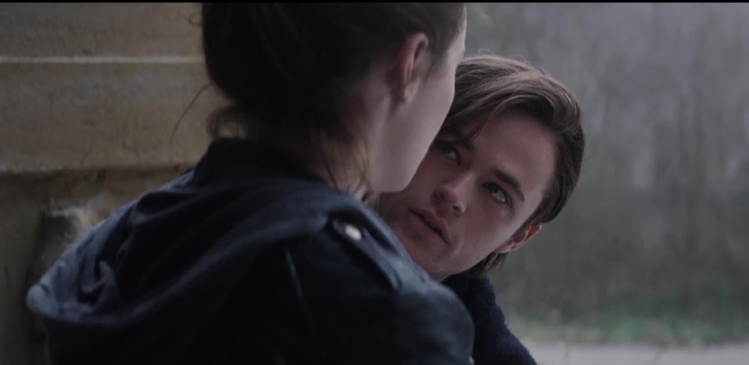  p data-id="gnbsqp4u2q">《堕落天使》是美国导演 a target="_blank"