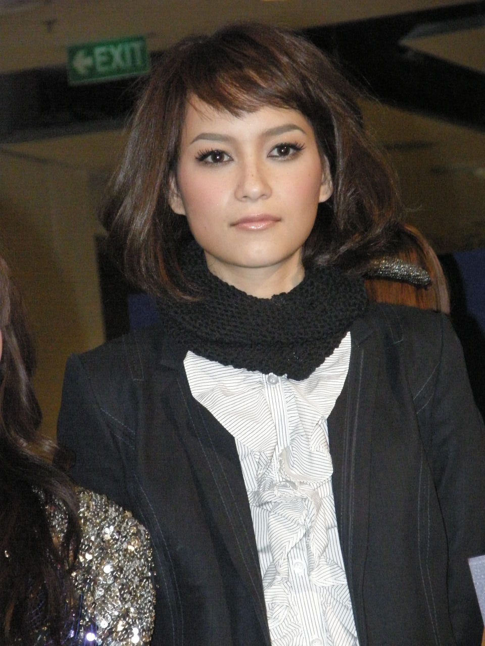  p>楠迪·宗拉维蒙(bee),1982年11月23日出生于泰国曼谷,泰国模特