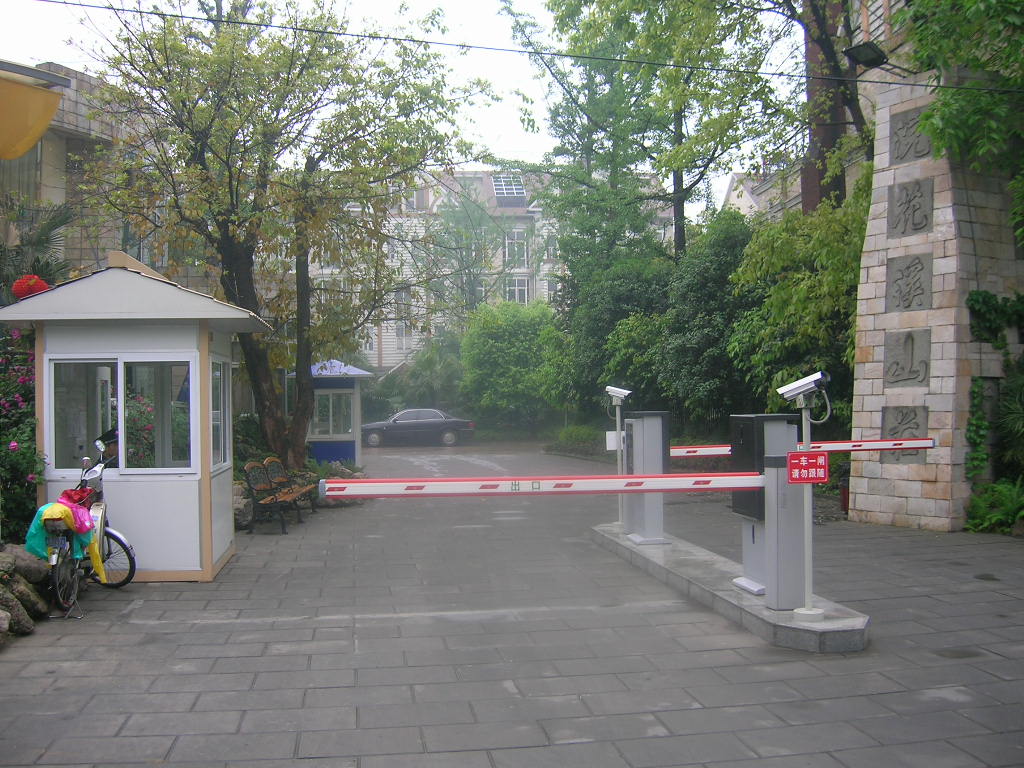  p>浣花溪山庄别墅项目位于成都市青羊滨河路50号,项目占地面积20171.