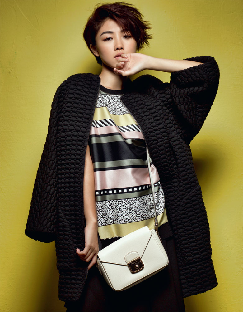  p>颜卓灵( i>cherry ngan /i>),1993年12月27日出生于香港,中国香港