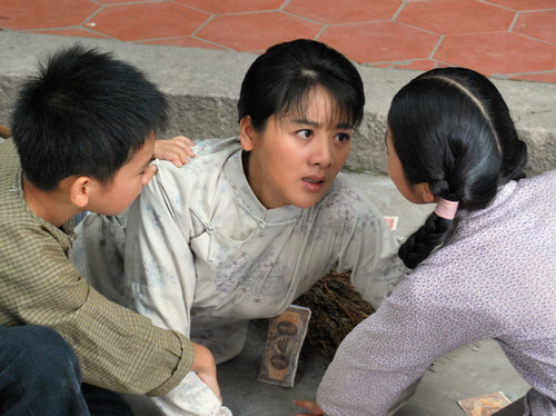  p>《奶奶再爱我一次》是由 a href="#" data-lemmaid="7650876">东阳