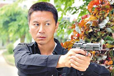  p>吴若甫,1962年5月21日出生于黑龙江省齐齐哈尔市,毕业于解放军艺术