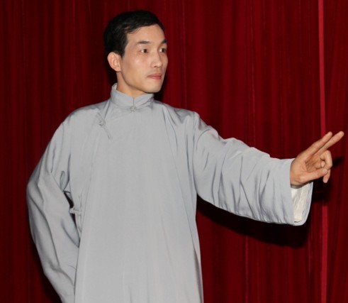 创始人叶明珠(师承济南相声,快板名家萧国光,师爷:孙少林先生),张叶挺