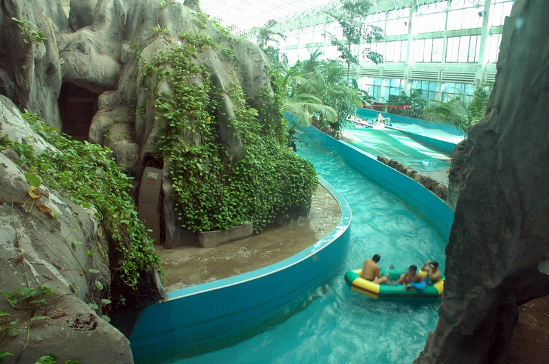 龙脉温泉度假村,位于 a target="_blank" href="/item/北京昌平小汤山